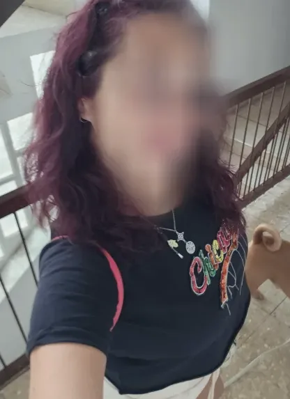 Alexandra, 33