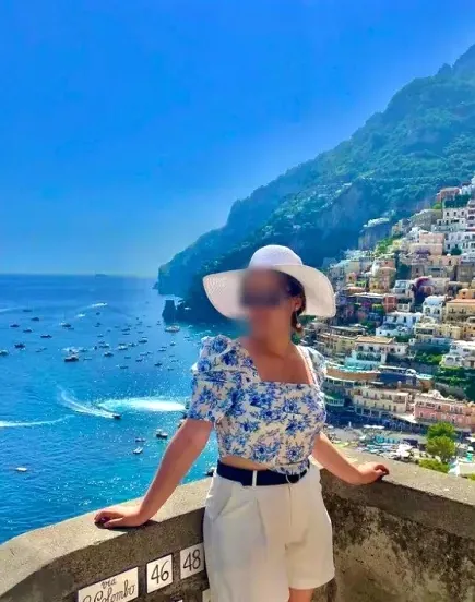 Amina, 20