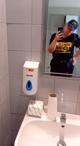 Antonia, 24