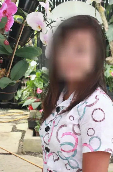 Bernadette, 30