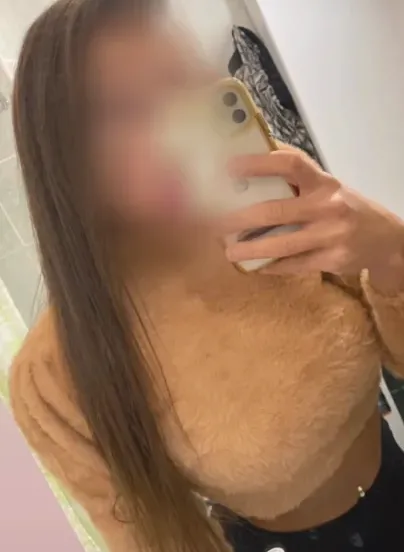 Celine, 27