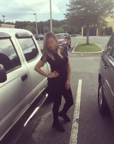 Chiara, 32