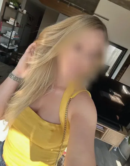 Elena, 37