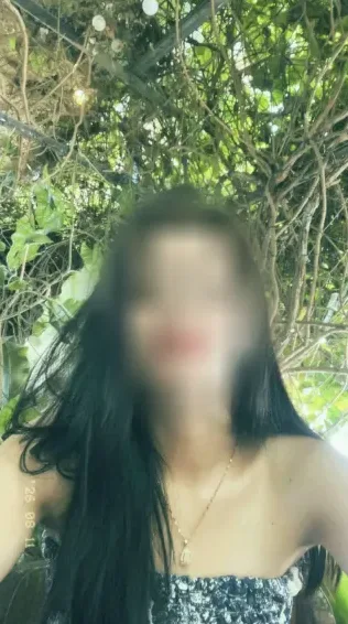 Ingrid, 24