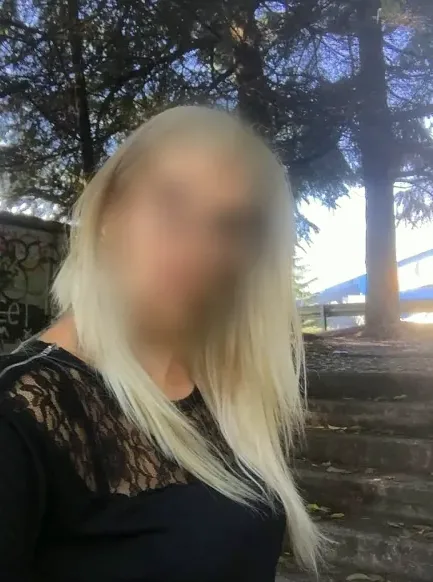 Jovana, 32