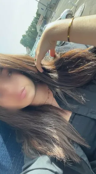 Lara, 18