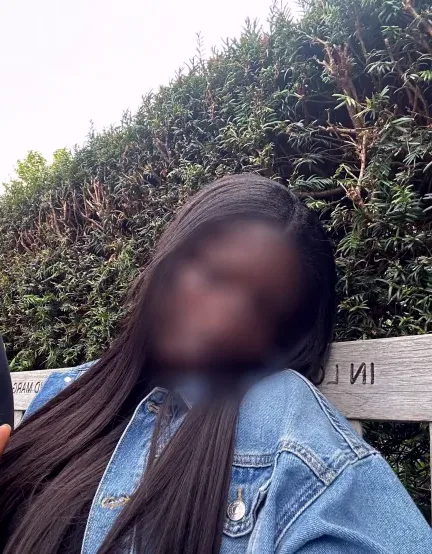 Lara, 26