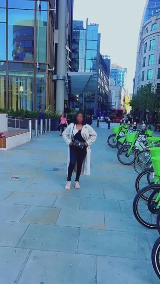 Lejla, 33
