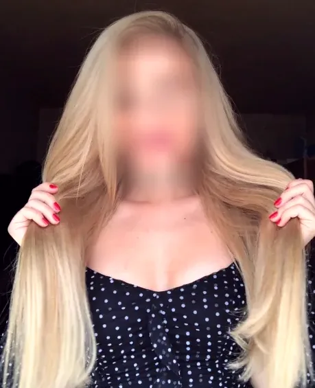 Lilly, 38