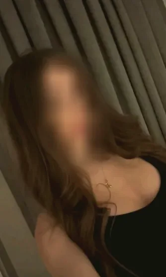 Nadine, 28