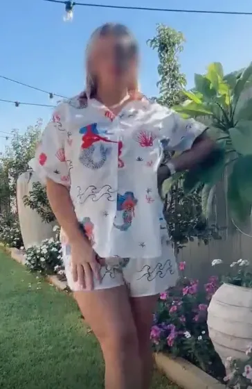 Nadine, 33