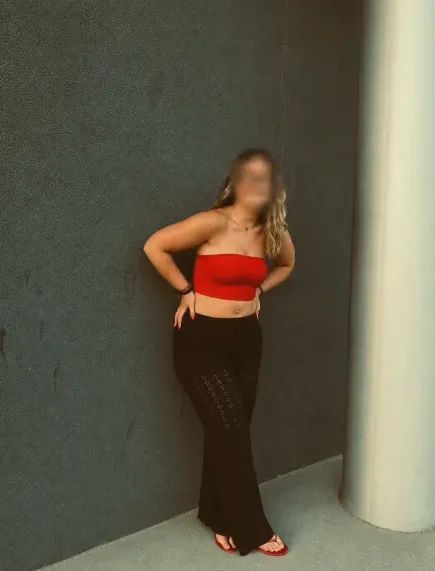 Patricia, 18