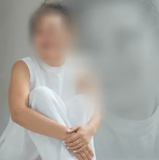 Yvonne, 27
