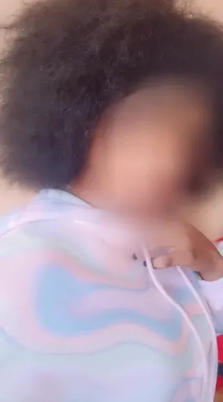 Zeynep, 28